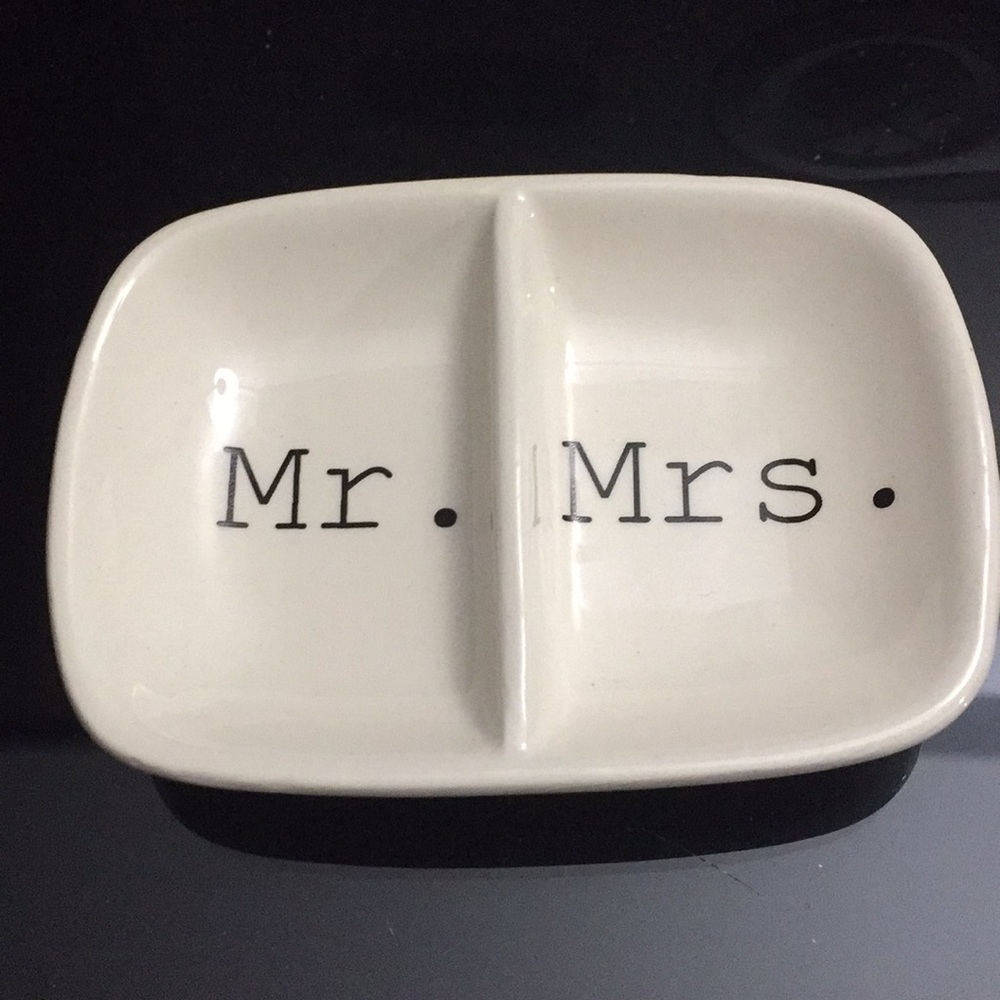 Mr. and Mrs. Ring Dish